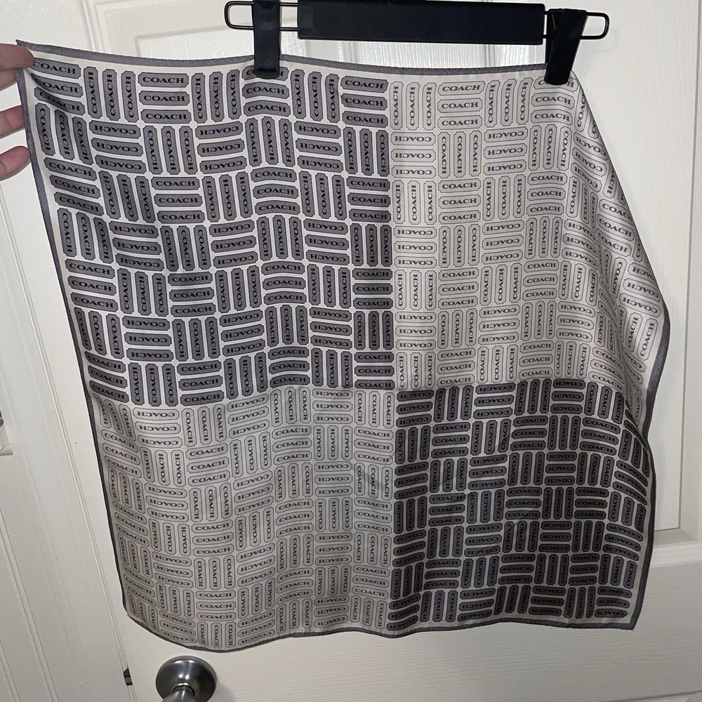 COACH Silk Scarf 22″ x 22" Square Woven Signature Gray White
